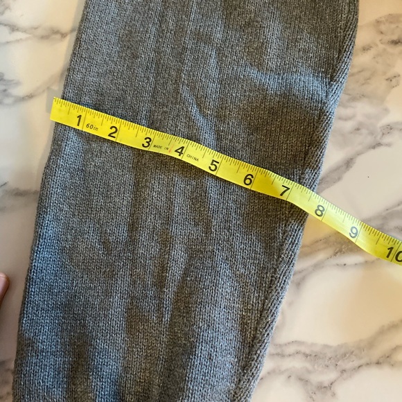 Jos A Bank men's Sweater. - Picture 12 of 13